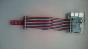 T型GPIO 拡張ボードとリボンケーブルを使用したラズベリーパイ